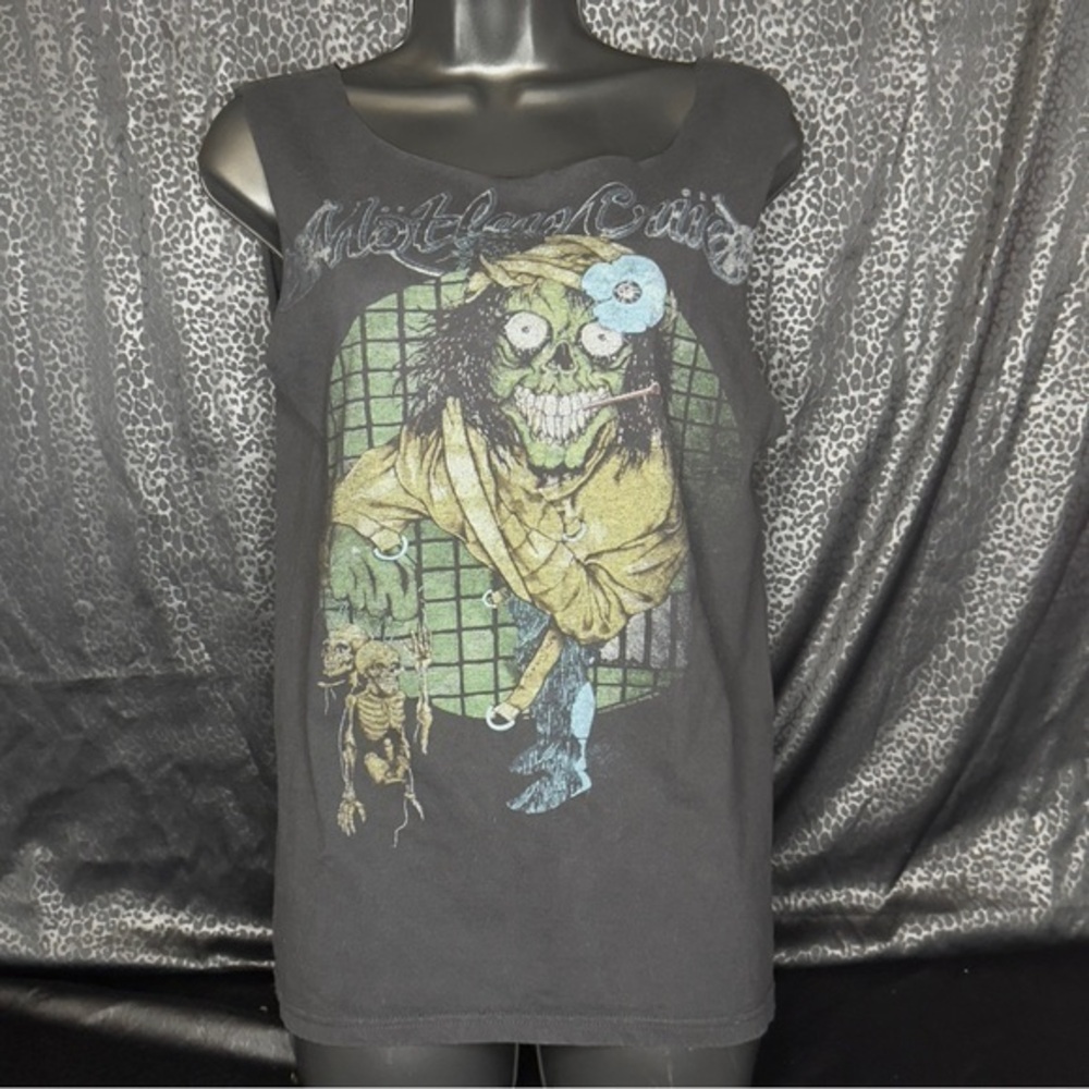 Distressed Motley Crüe PUSHEAD design Dr Feelgood
Custom Tank Size Small
